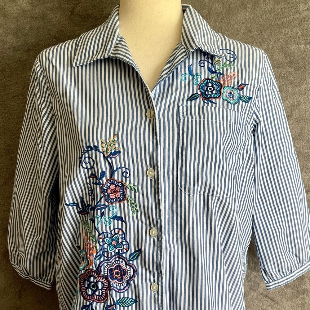 Blair Button Up Shirt Size L Blue White Stripe Floral Embroidered Cotton Coastal